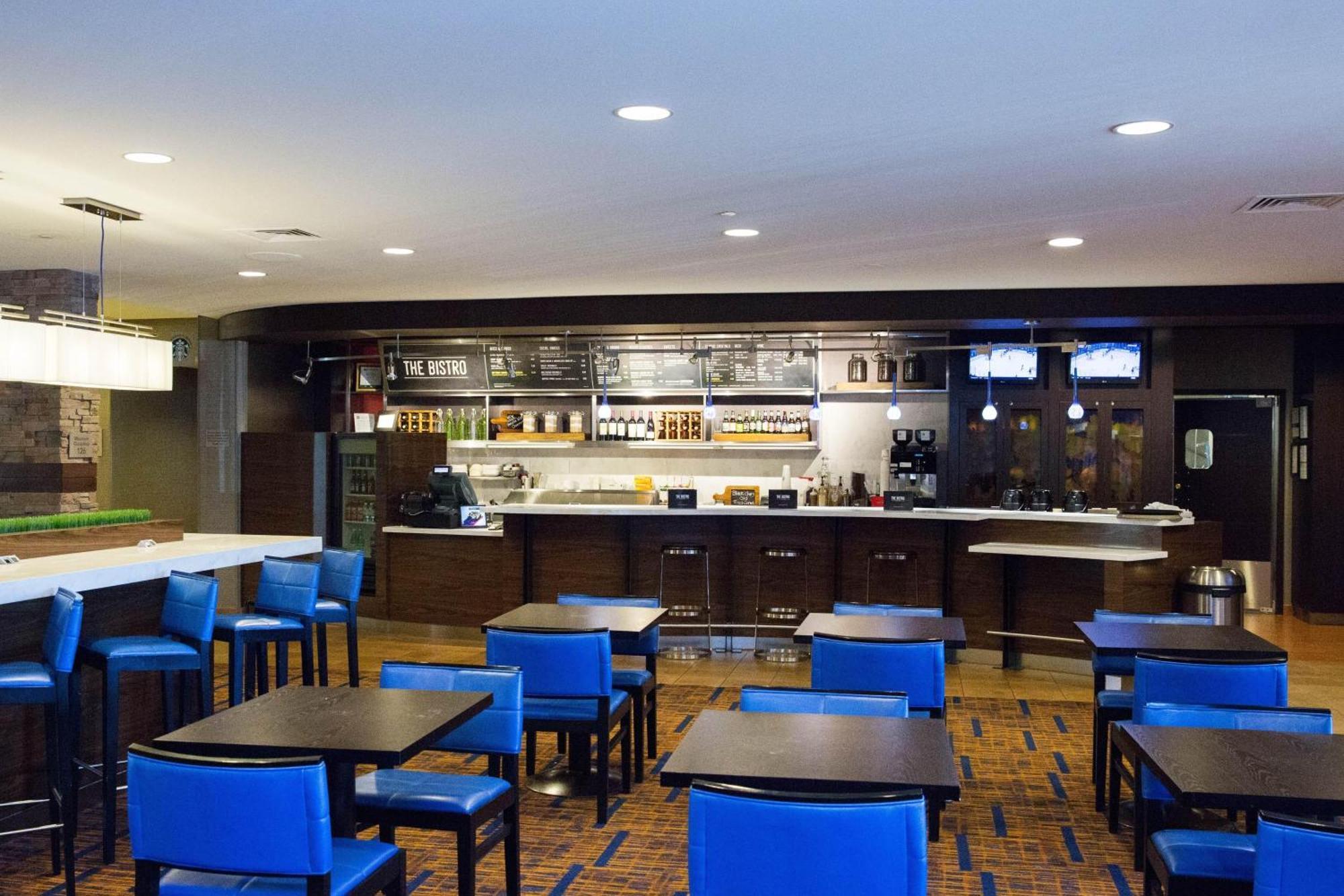 Courtyard By Marriott Madison East Hotel Exterior foto