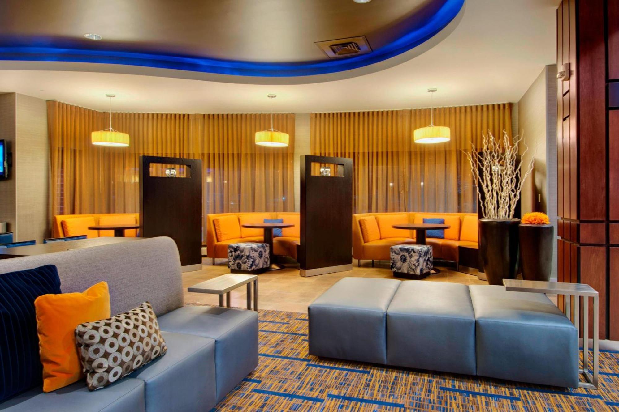 Courtyard By Marriott Madison East Hotel Exterior foto